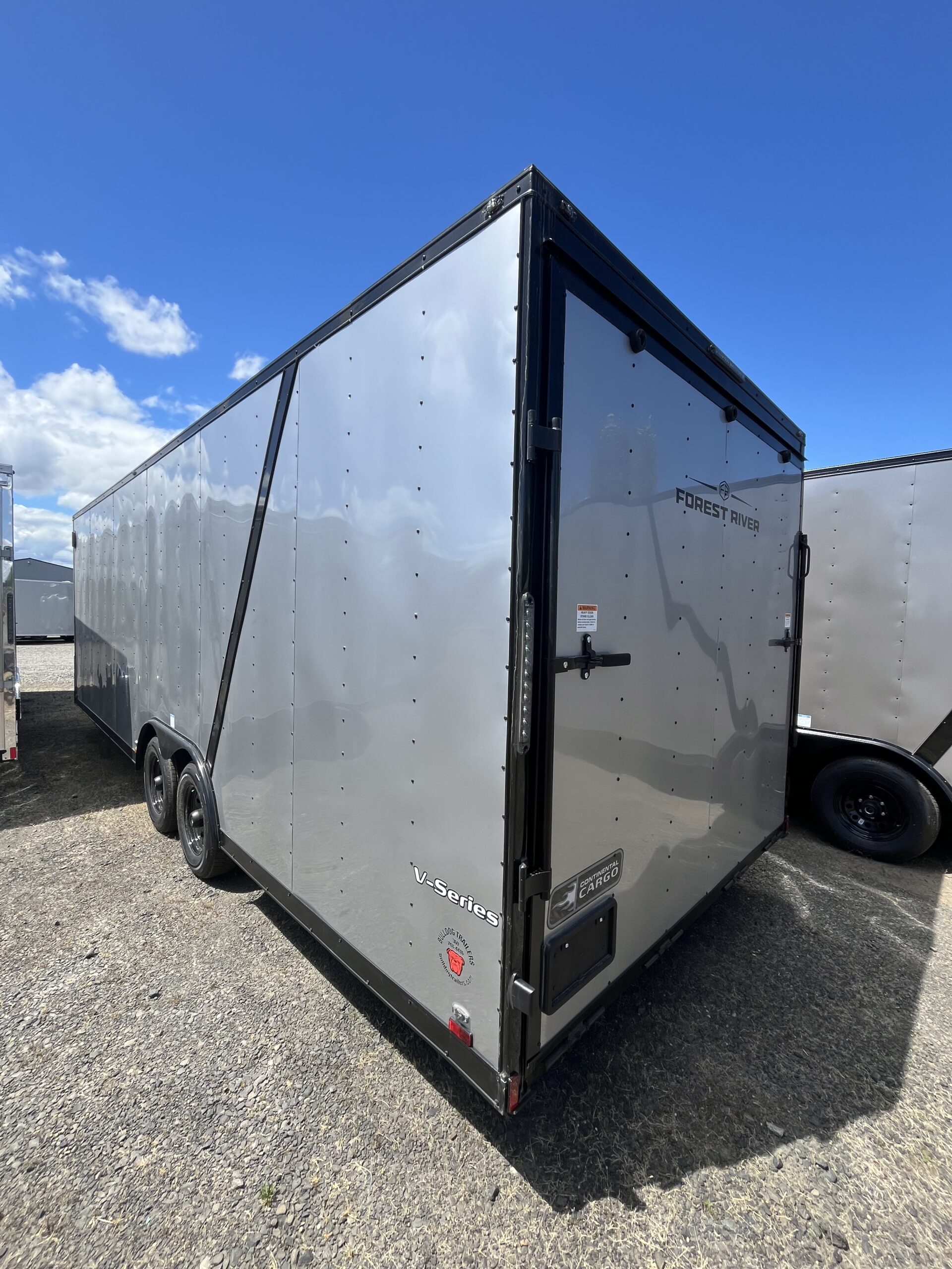 Continental 24' silver blk 03